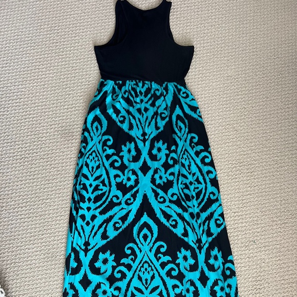 Dresses & Skirts - Knit maxi dress